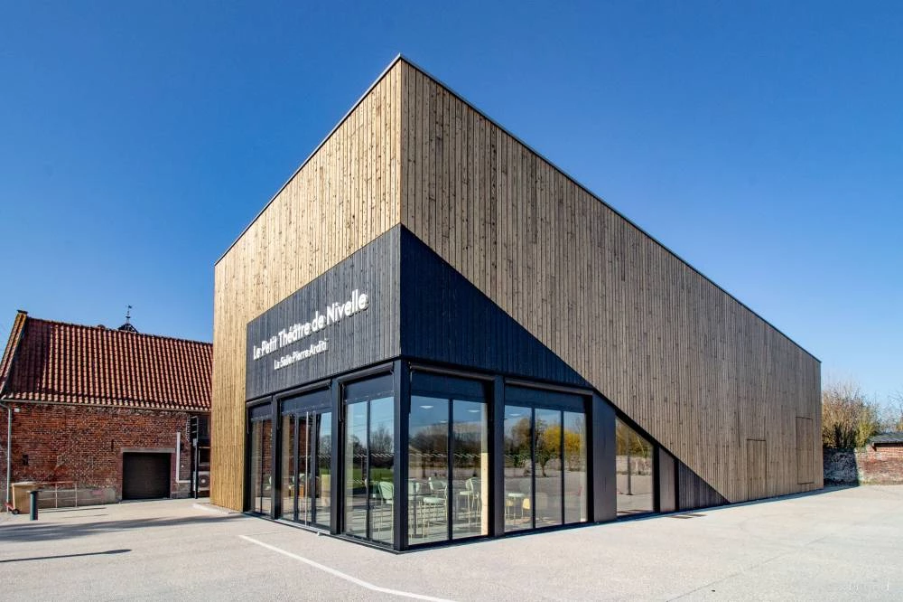 Construction du « Petit Théâtre » de Nivelle