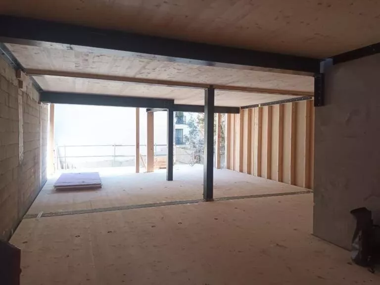 Crédit photo EDWOOD : Niveau courant, après la pose des planchers CLT