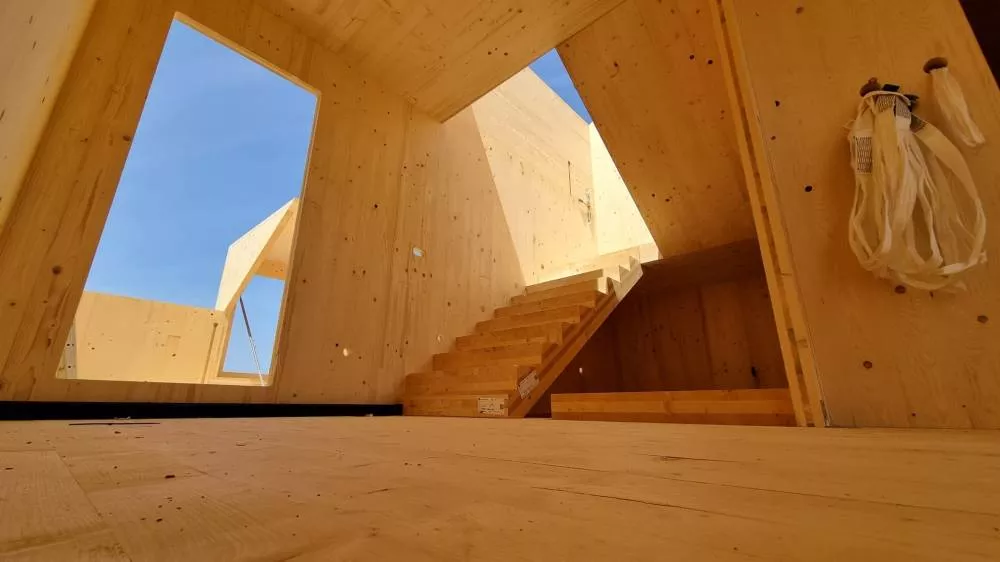 Crédit photo La Maison De Demain : Structure et escalier en panneaux CLT