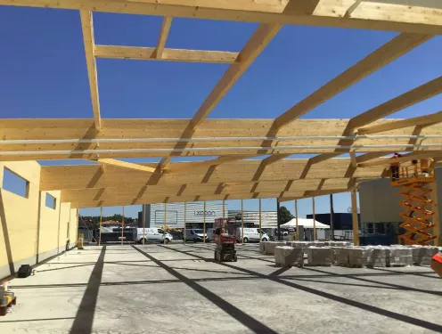 Crédit photo ARBONIS : Vue intérieure du magasin en cours de pose