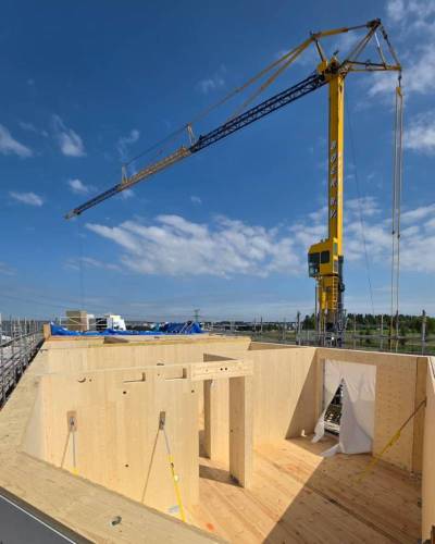 Cr�dit photo La Maison De Demain : Levage des voiles CLT