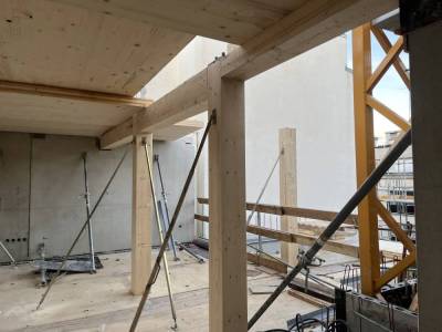 Cr�dit photo RIALLAND : Structures poteaux et poutres BLC avec planchers CLT