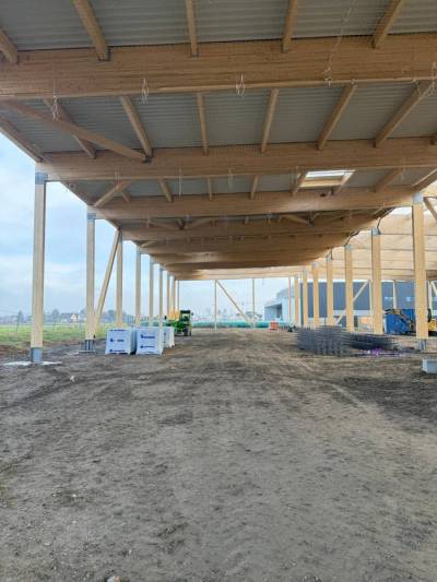 Cr�dit photo Sparkes - B�timent en cours de pose