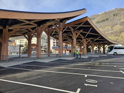 Cr�dit photo PALLANCHE Constructions : Structure en cours de pose