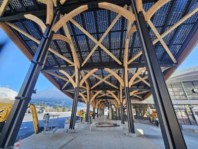 Cr�dit photo PALLANCHE Constructions : Structure en cours de pose