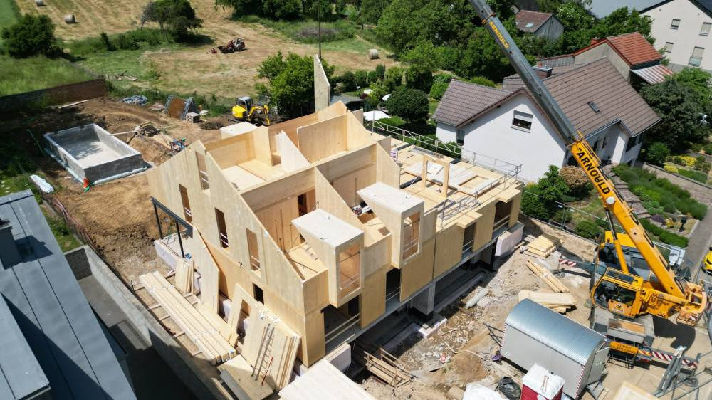 Crdit photo La Maison De Demain : Pose du premier tage