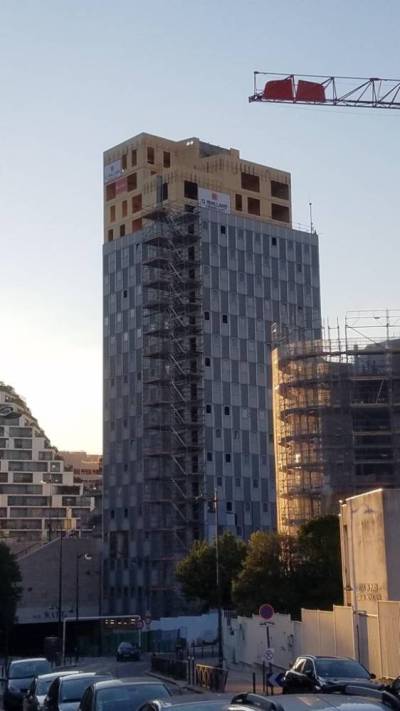 Cr�dit photo RIALLAND : B�timent avant la pose de l�habillage ext�rieur m�tallique